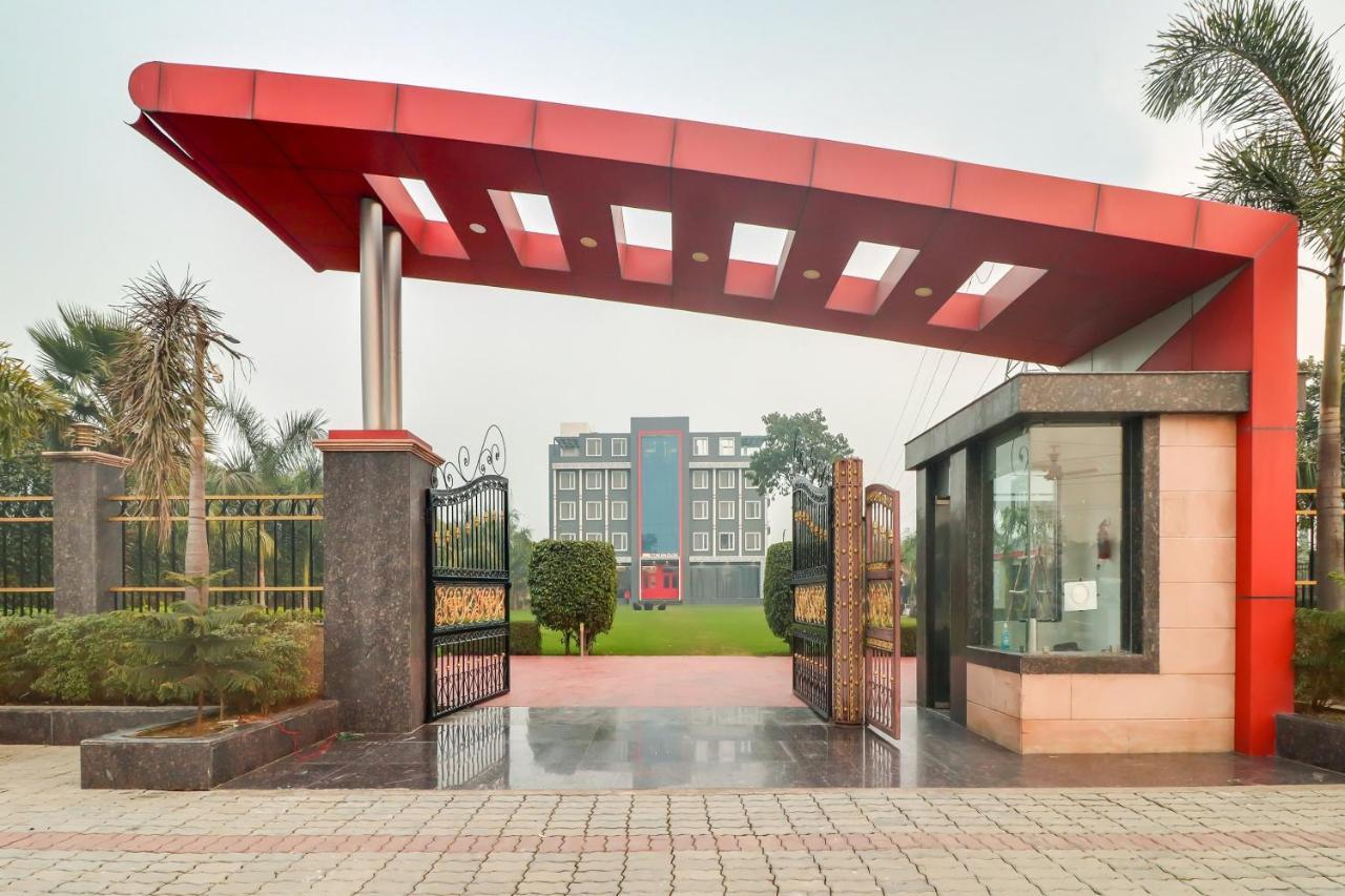Super Townhouse Jashn Hotel Chinhat Ngoại thất bức ảnh