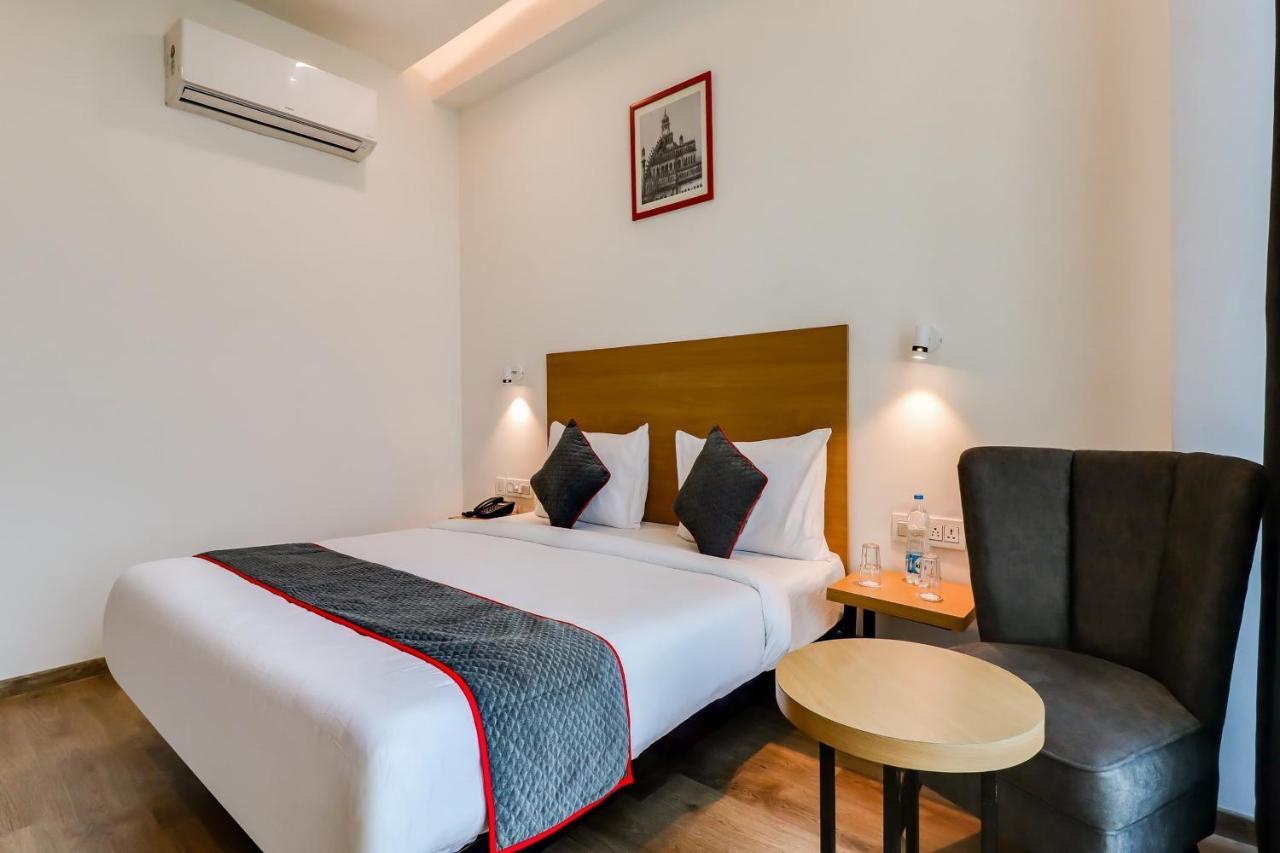 Super Townhouse Jashn Hotel Chinhat Ngoại thất bức ảnh