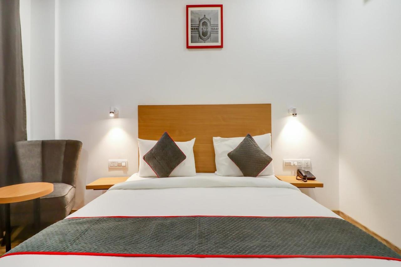 Super Townhouse Jashn Hotel Chinhat Ngoại thất bức ảnh