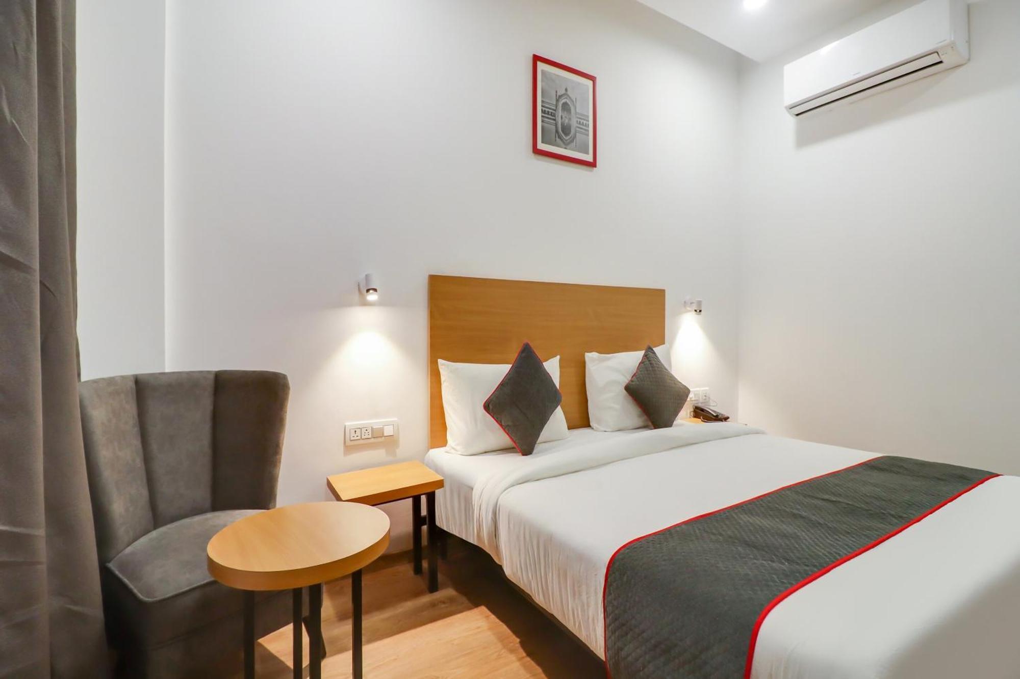 Super Townhouse Jashn Hotel Chinhat Ngoại thất bức ảnh