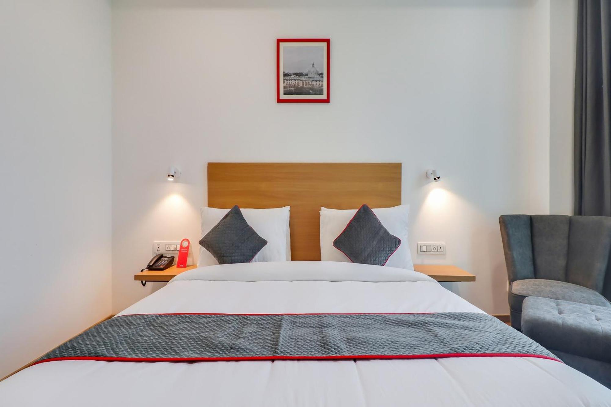 Super Townhouse Jashn Hotel Chinhat Ngoại thất bức ảnh
