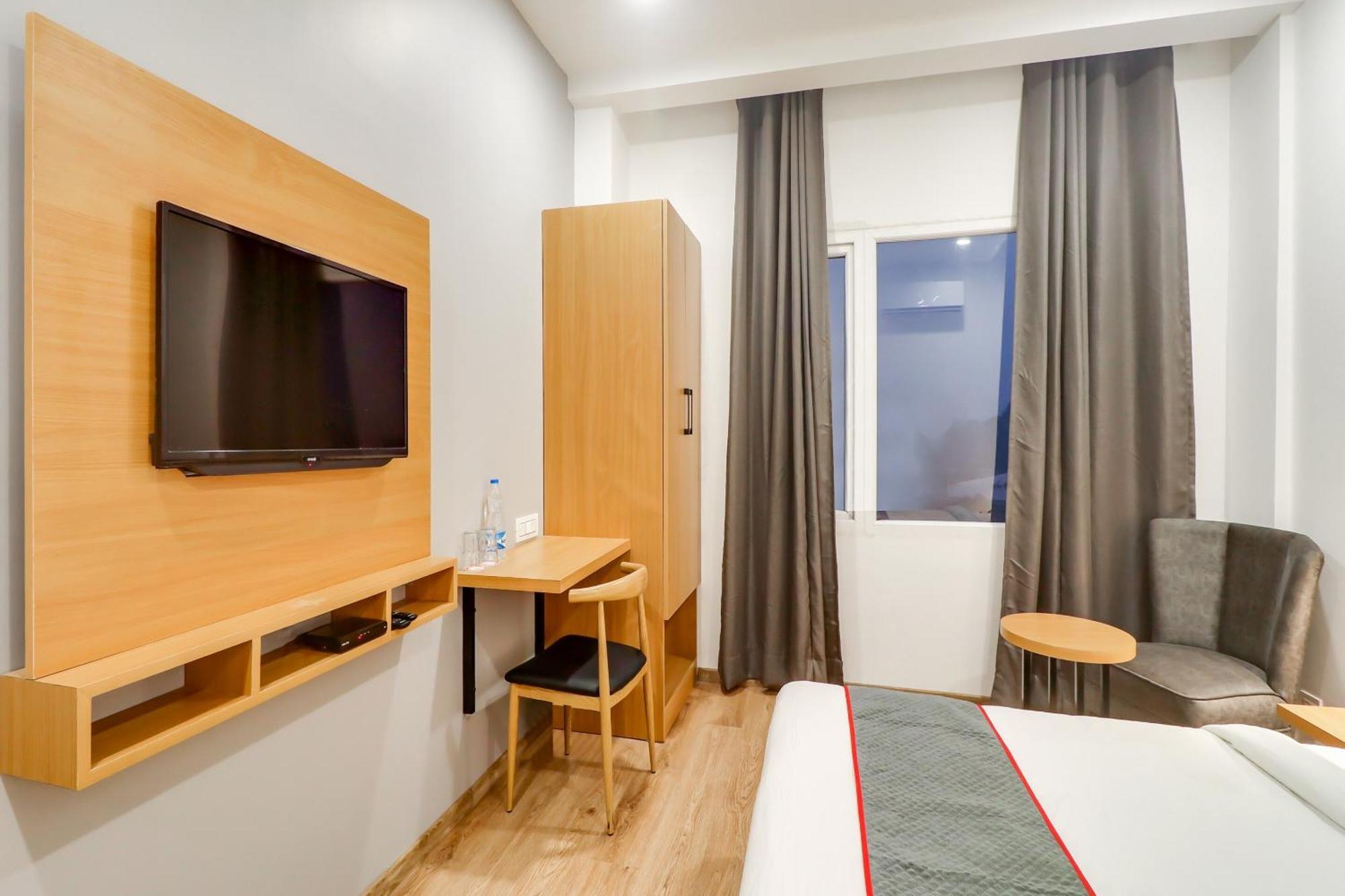 Super Townhouse Jashn Hotel Chinhat Ngoại thất bức ảnh