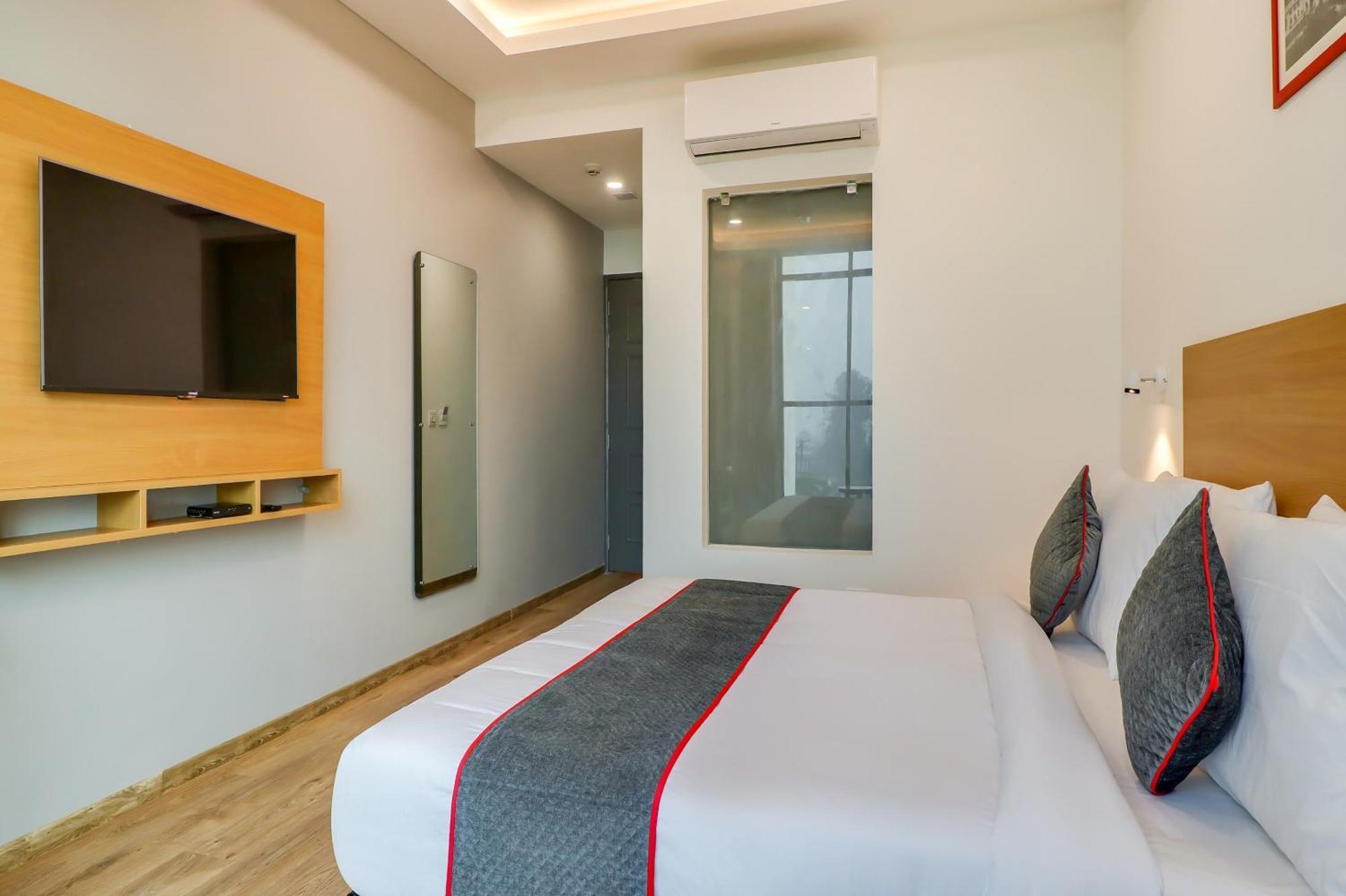 Super Townhouse Jashn Hotel Chinhat Ngoại thất bức ảnh