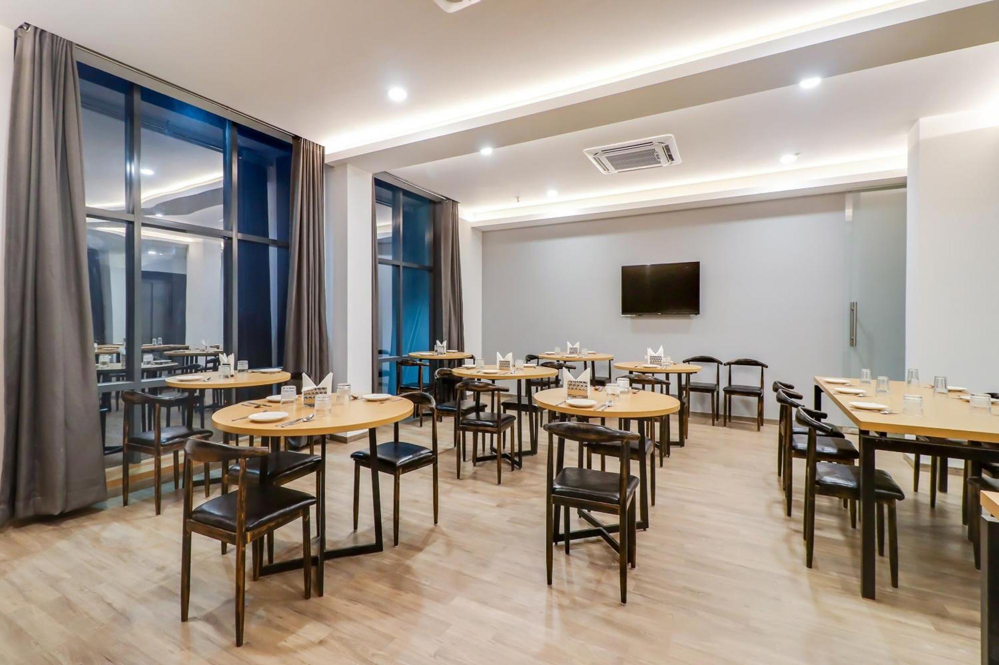 Super Townhouse Jashn Hotel Chinhat Ngoại thất bức ảnh