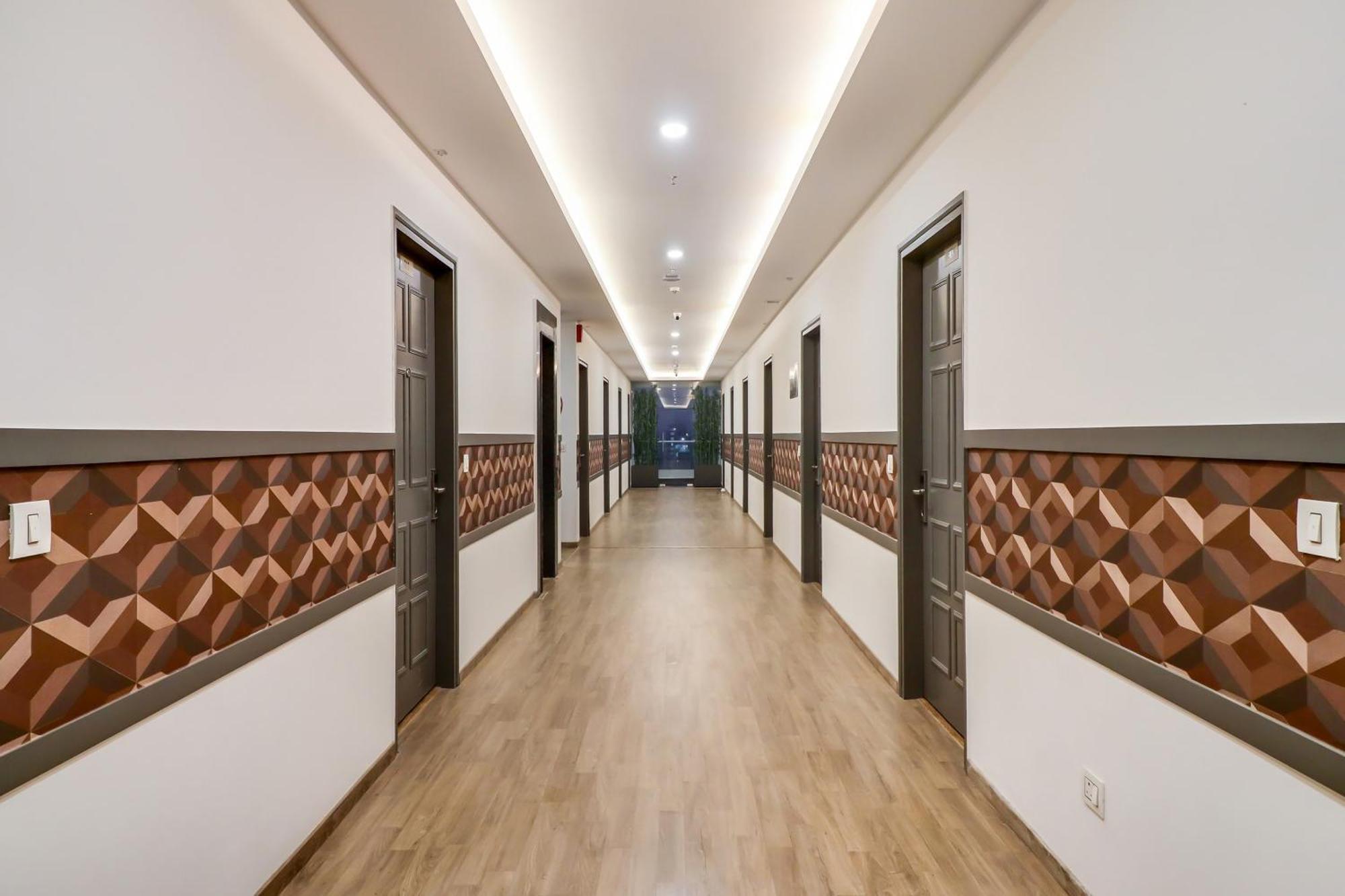 Super Townhouse Jashn Hotel Chinhat Ngoại thất bức ảnh