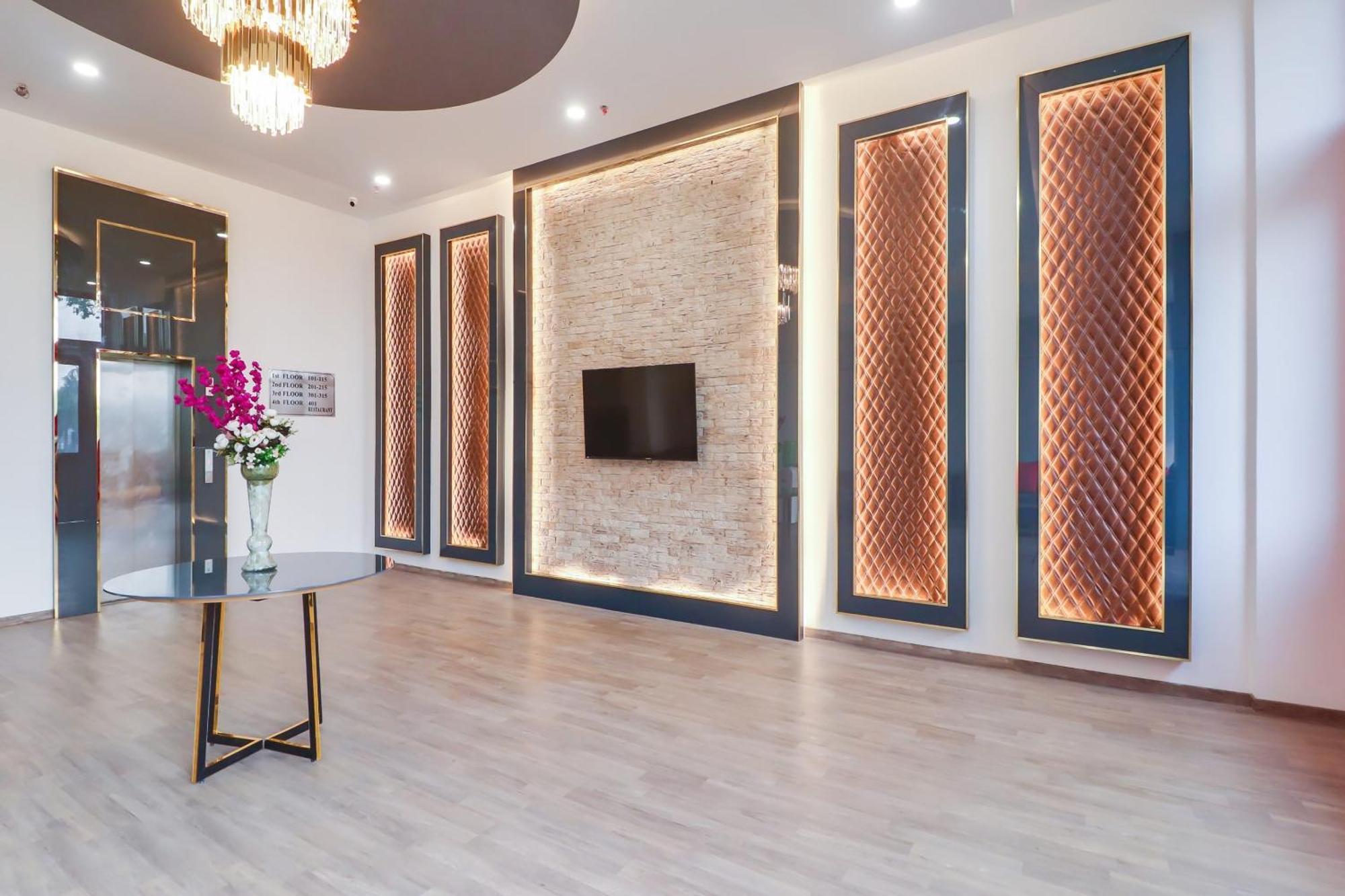 Super Townhouse Jashn Hotel Chinhat Ngoại thất bức ảnh