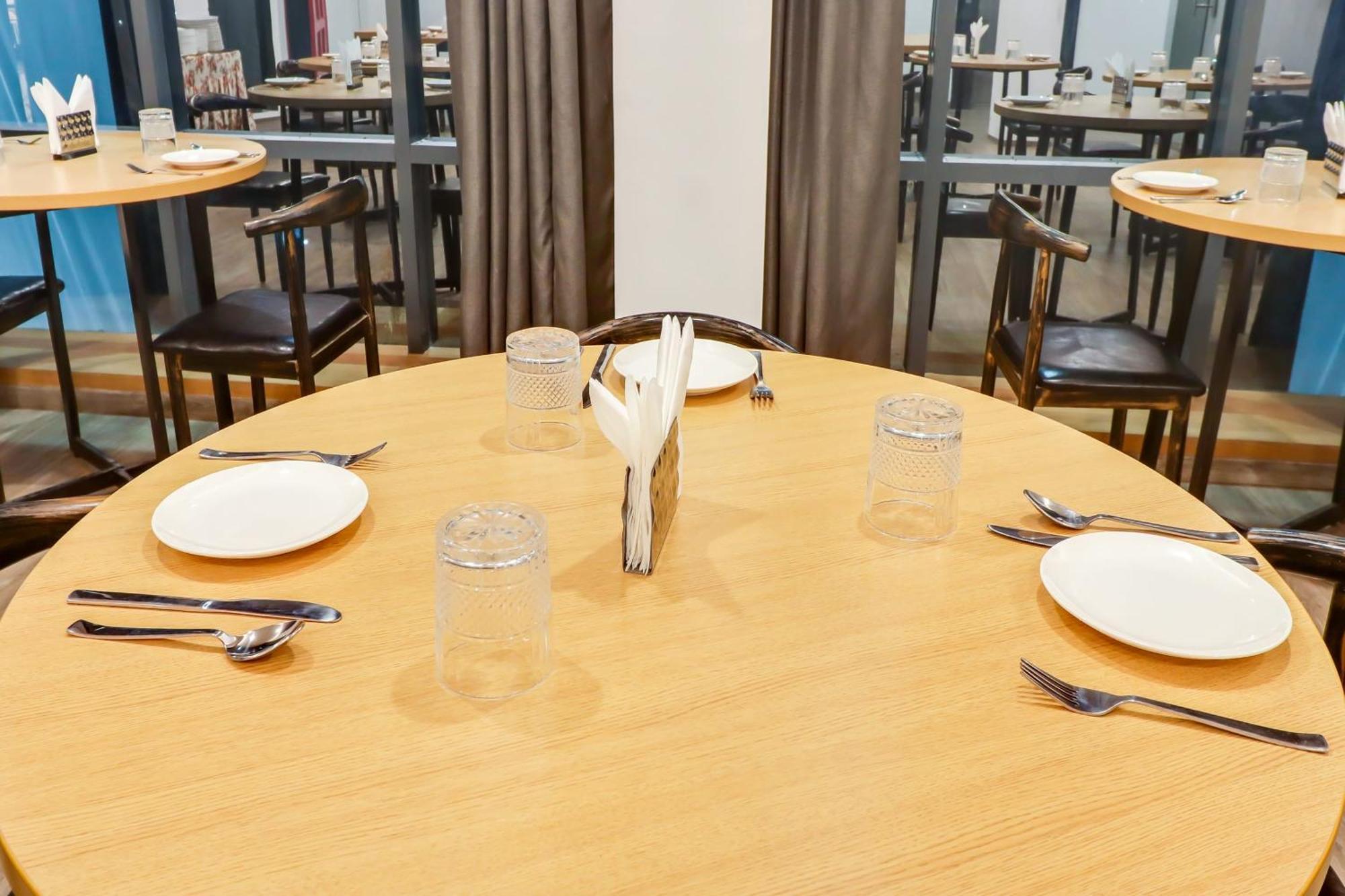 Super Townhouse Jashn Hotel Chinhat Ngoại thất bức ảnh